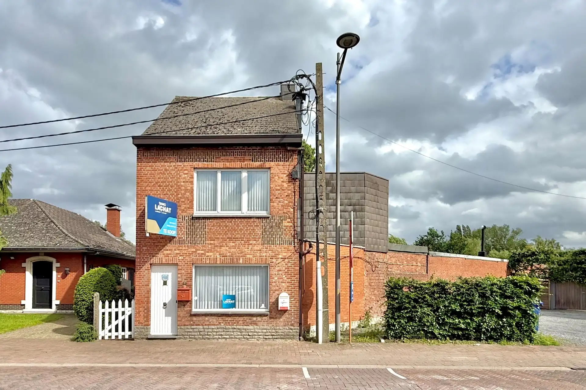 Hoofdfoto van de publicatie: Te renoveren woning 3 slpk & tuin
