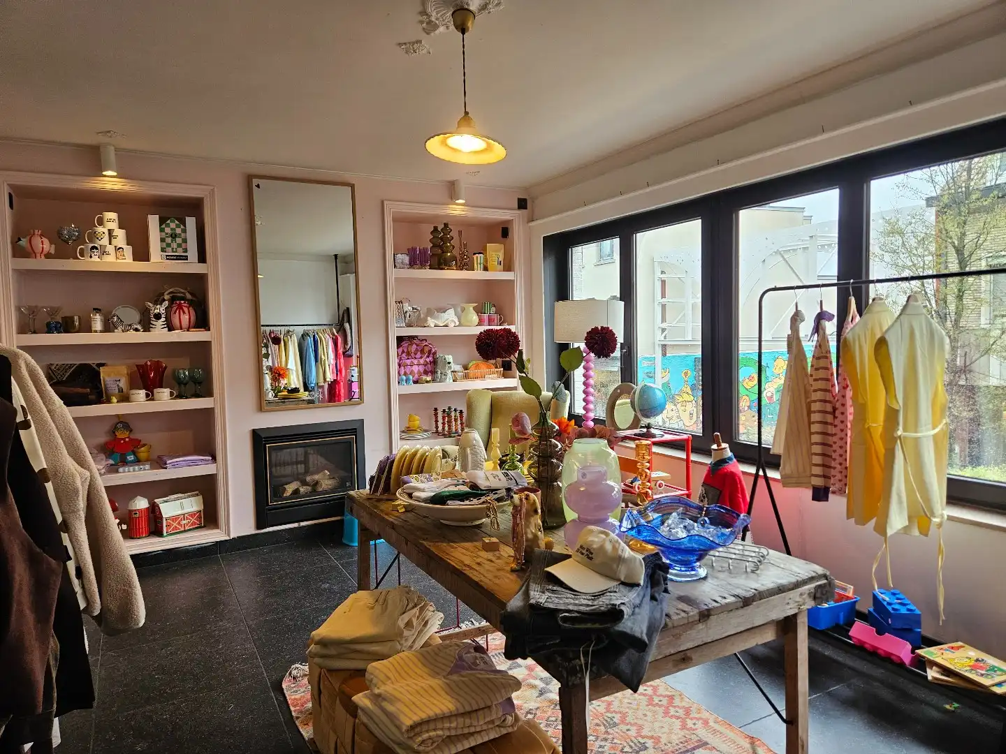 Handelspand van 135 m² met diverse mogelijkheden in het centrum van Mol! foto 8