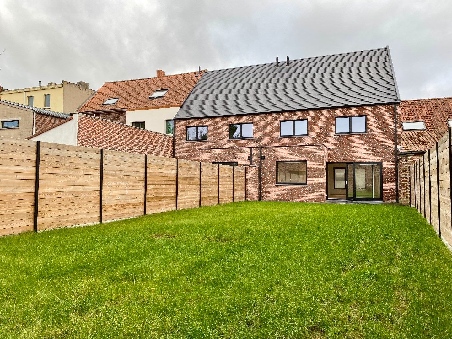 Nieuwbouwwoning met 3 slaapkamers, dubbele garage en zuidgerichte tuin in Heule foto 11