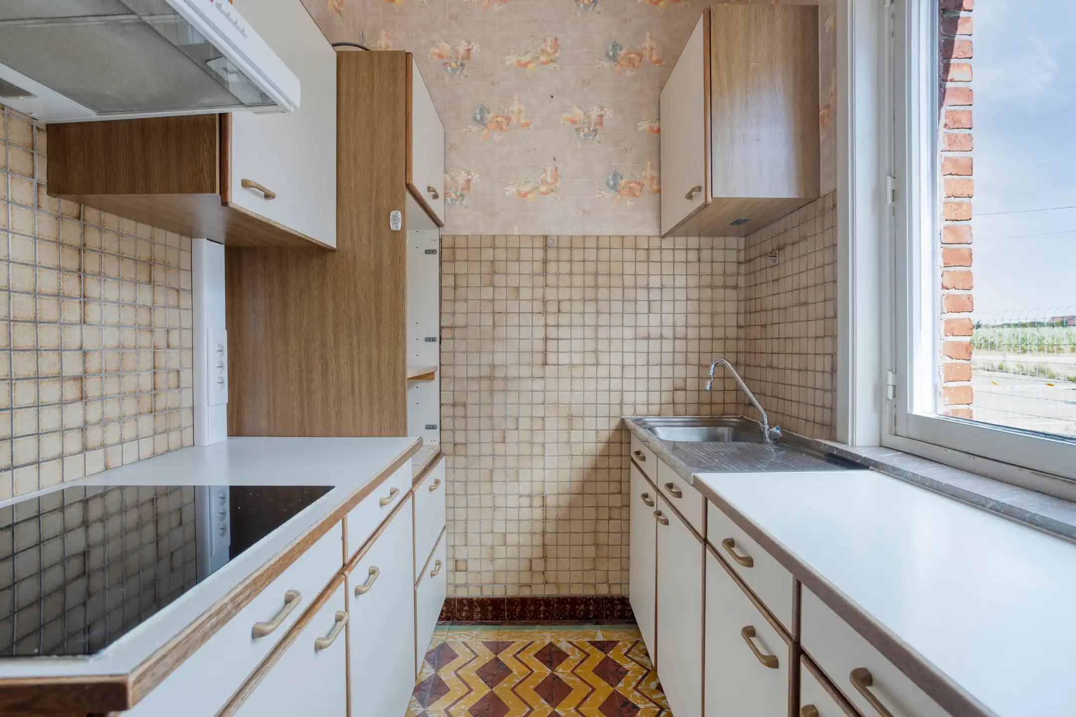 Goed gelegen woning met veel potentieel  foto 7