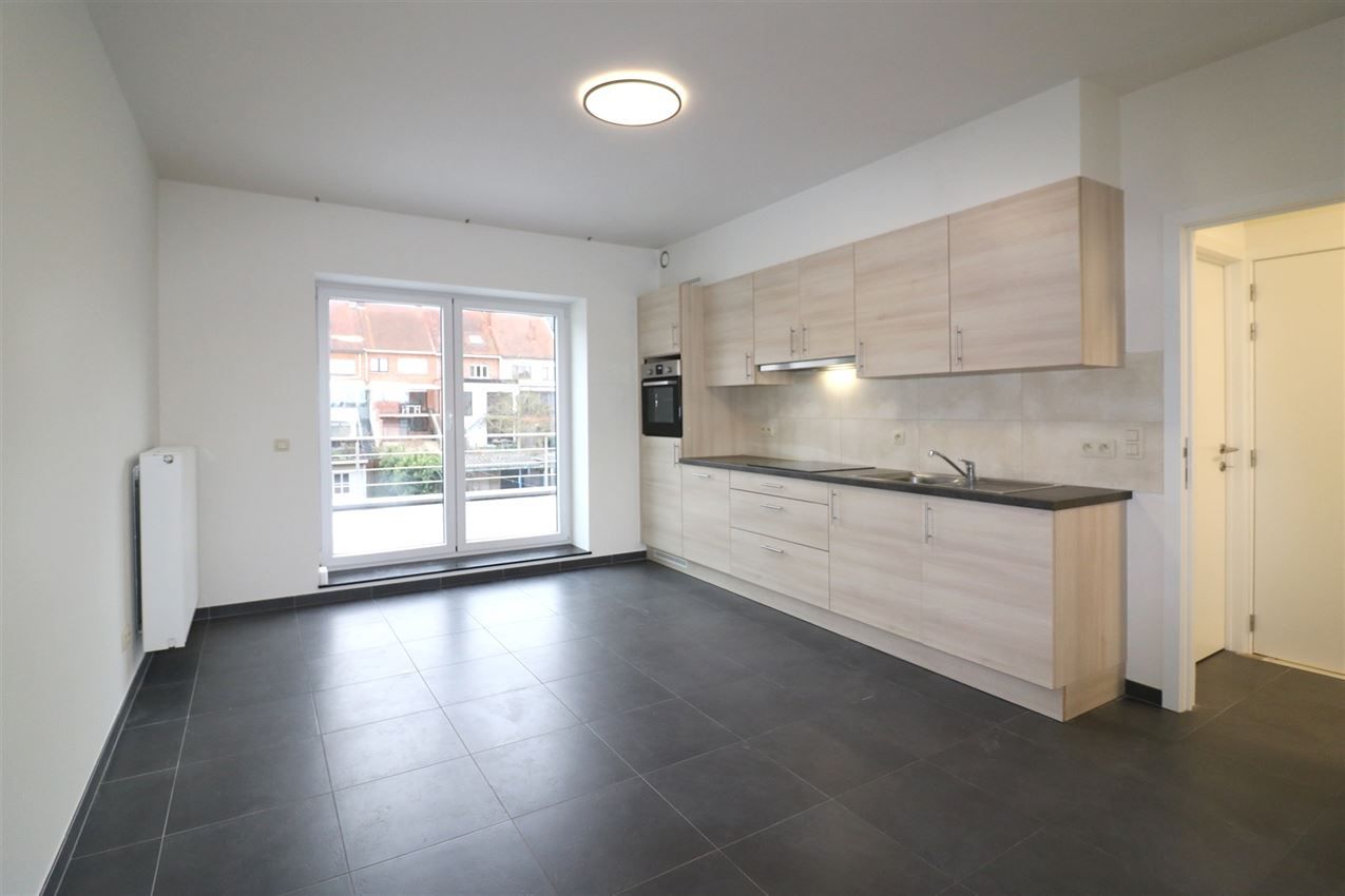 Duplex, 2 slpk. groot terras,n staanplaats, nabij station  foto 3