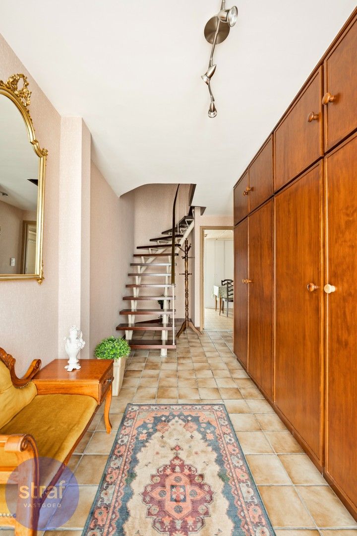 Bel-etage met drie ruime slaapkamers en een gezellige tuin foto 14
