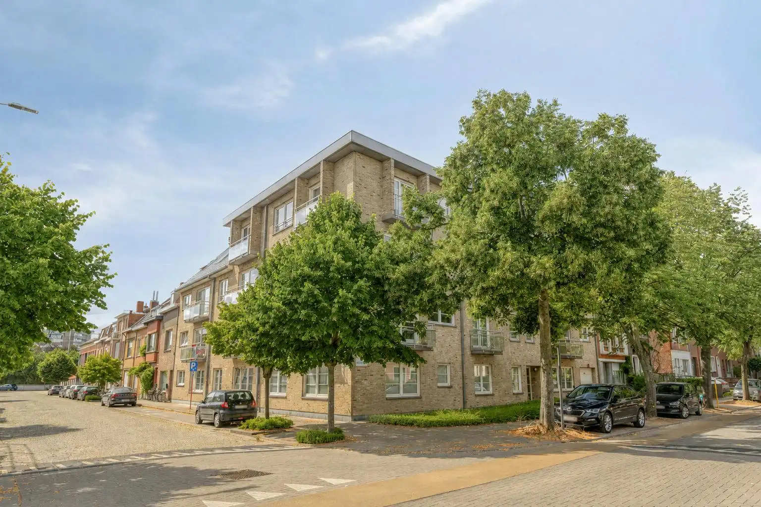 Verzorgd 2-slaapkamerappartement te koop in Kortrijk foto 14