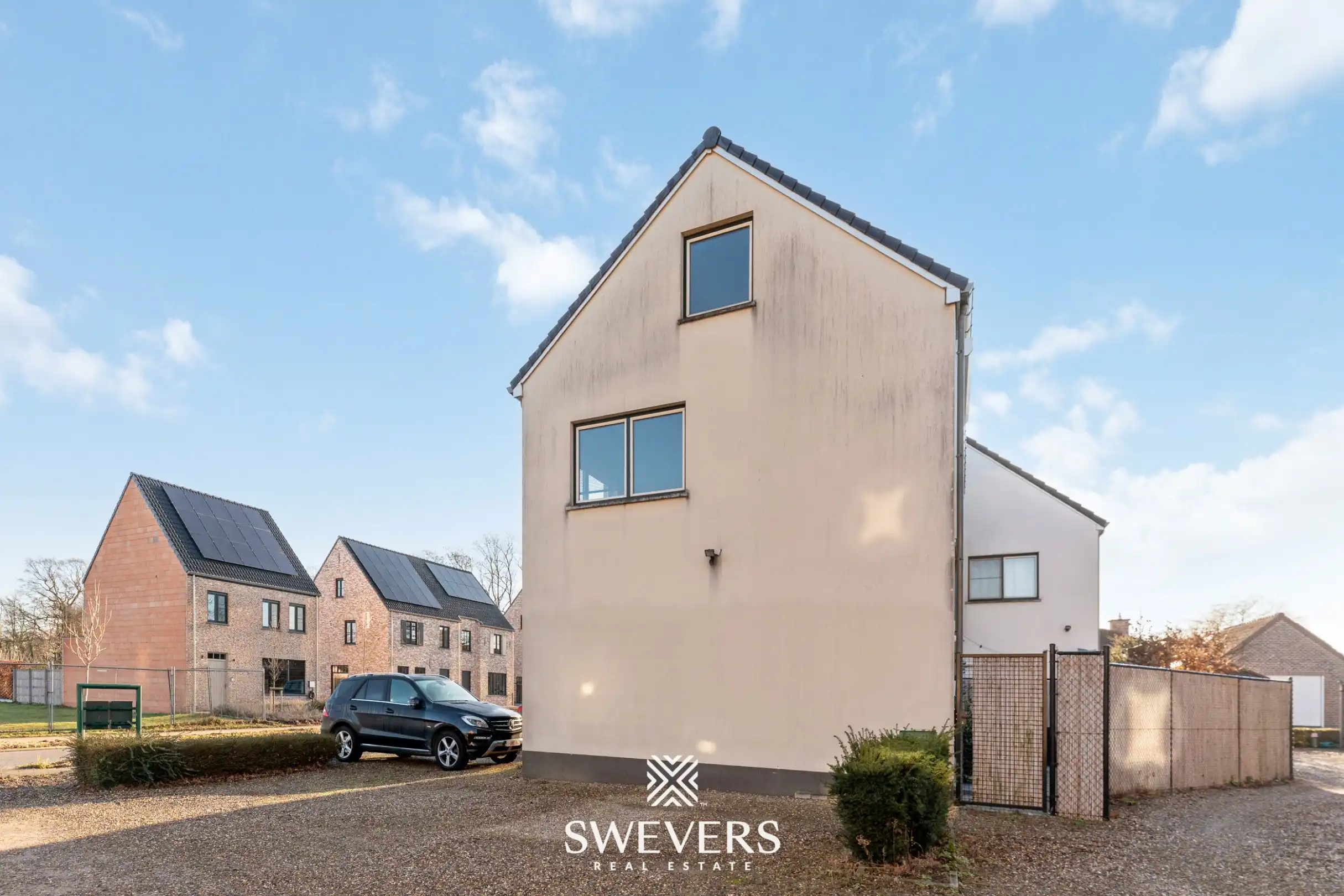 Gerenoveerd appartement met terras op topligging in Diepenbeek foto 22