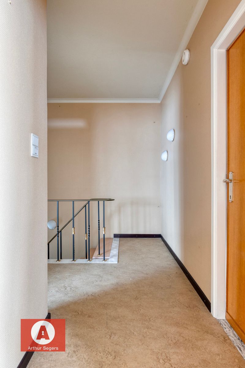 Gezinswoning mét karaktergevel & garage pal bij het centrum. foto 15