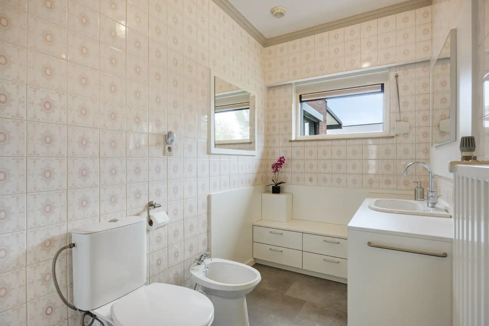 Ruim ingedeelde gelijkvloers woning op een mooi breed perceel van 812 m². foto 24