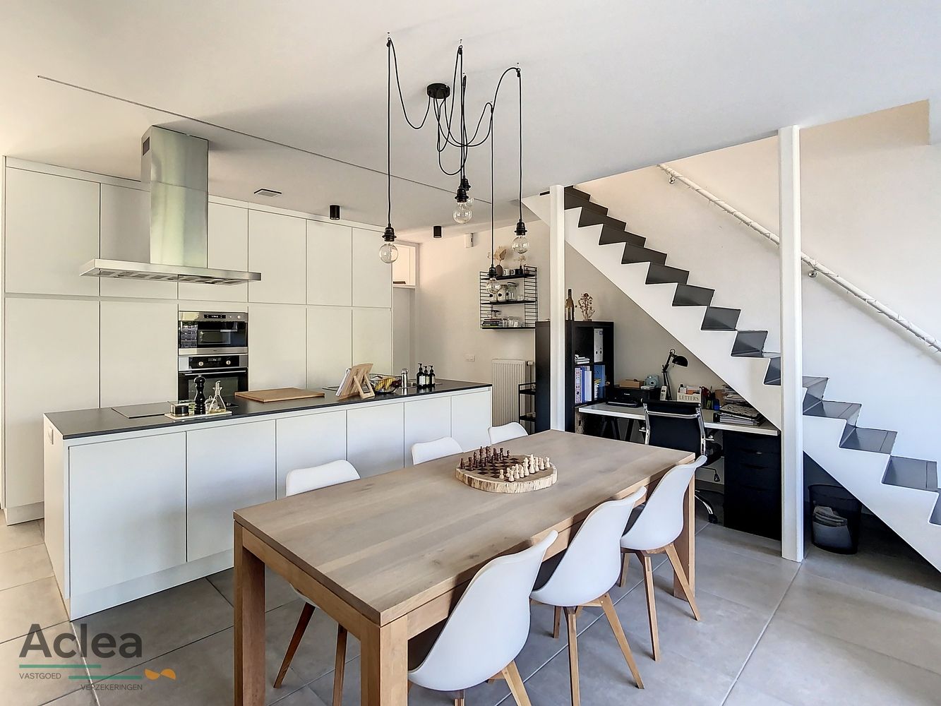 Ruime gezinswoning met 3 slpk + garage foto 8