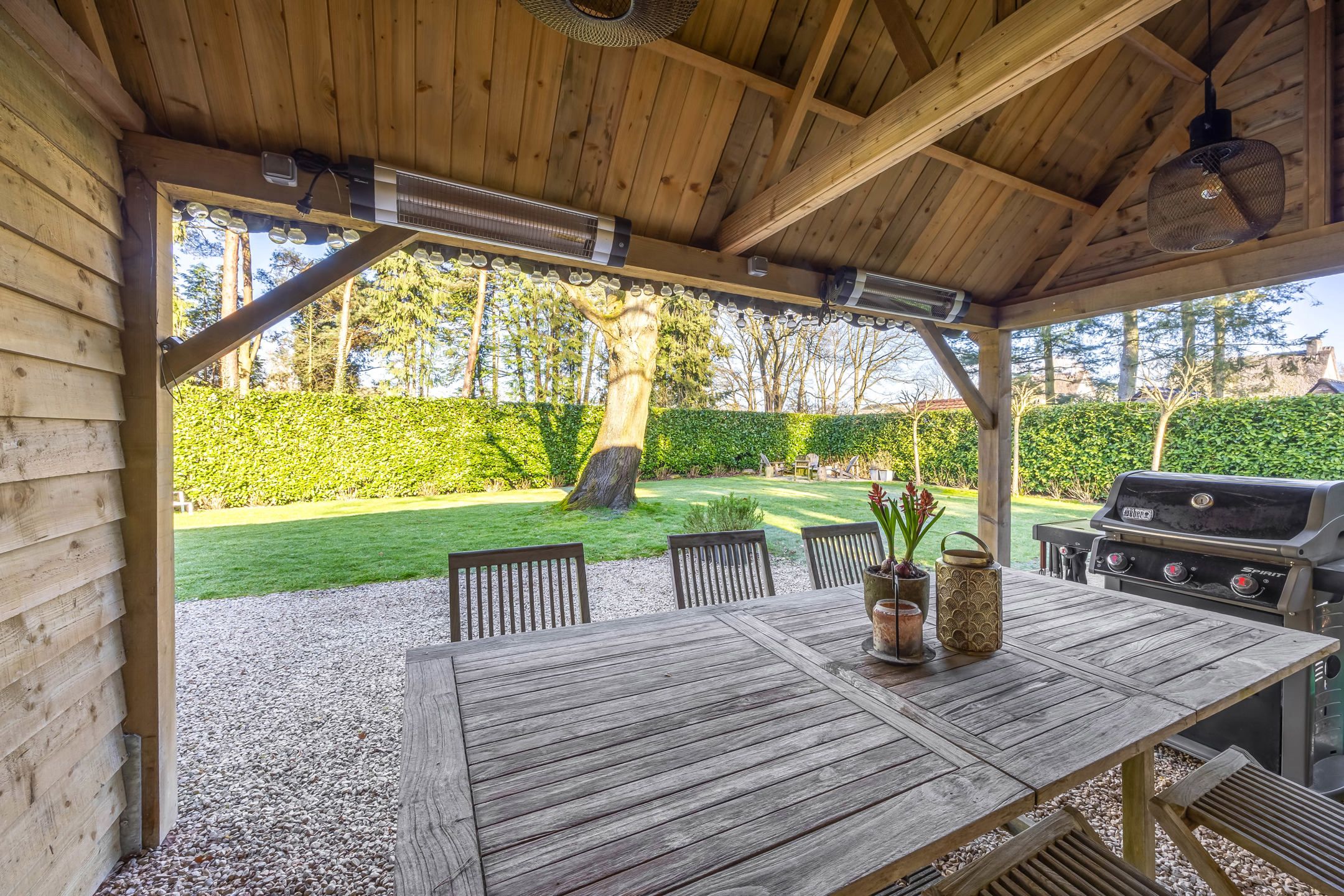 Recent gerenoveerde rietgedekte villa vooraan Schilde dorp! foto 17