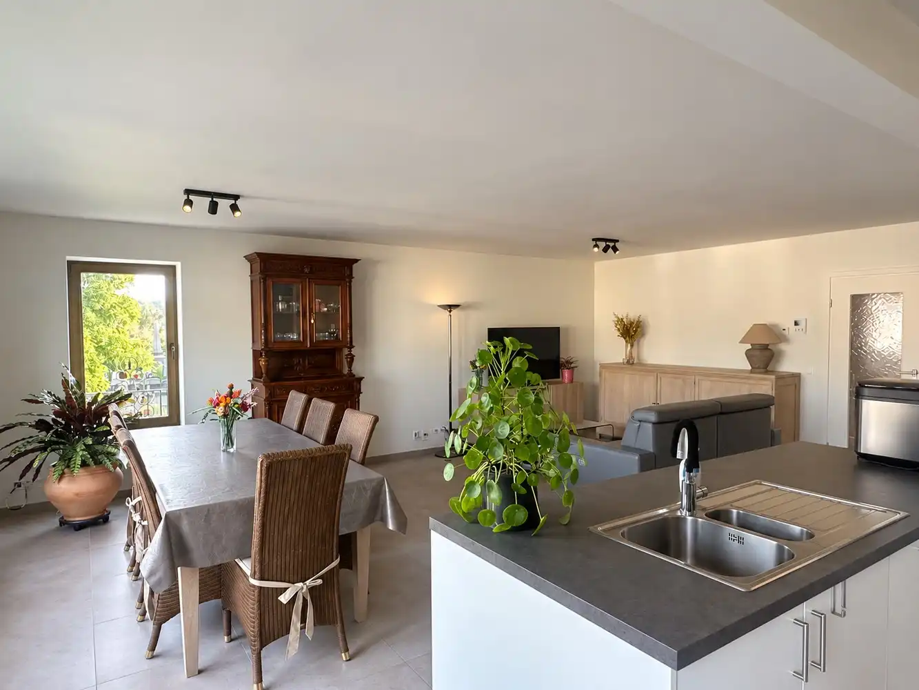 Prachtig appartement met 2 slaapkamers & terrassen in Lier! foto 2