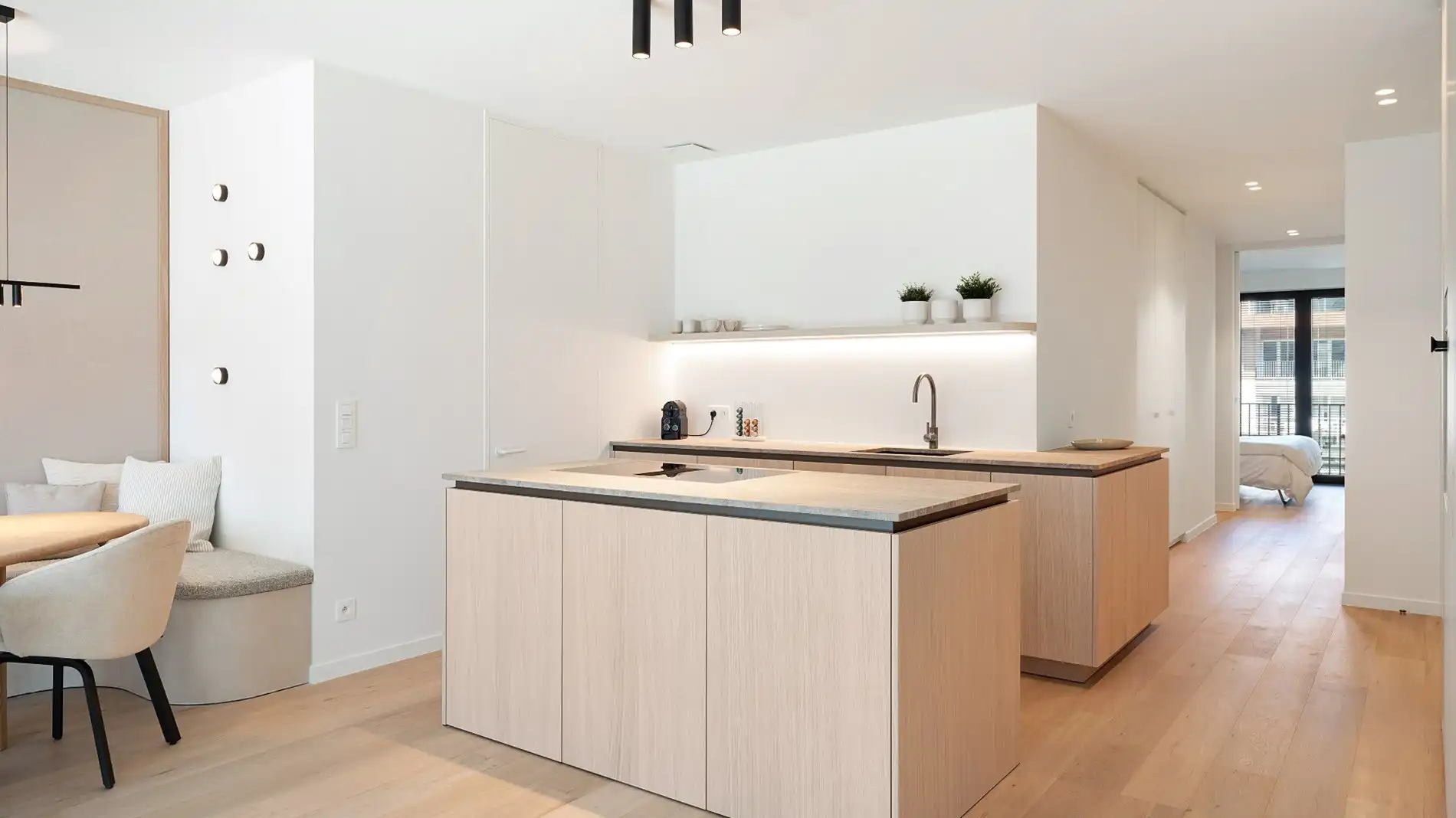 Nieuw appartement gelegen aan de zuidkant van het vernieuwde Burg. Fr. Desmidtplein. Gevelbreedte van ca. 8 meter. foto 16