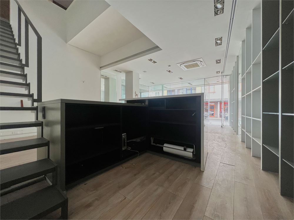 Handelspand met opp. van 170m² op toplocatie! foto 4