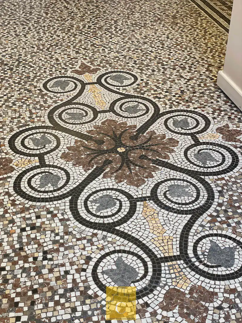 Stadsparel aan de Potterierei, dubbele garage en tuin foto 8