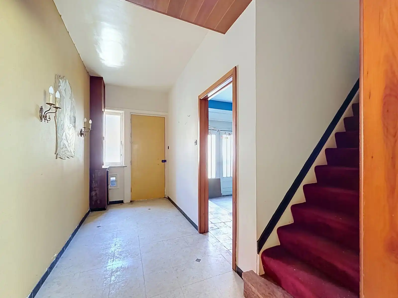 Woning met 4 SLPK, Tuin, Garage én mooi renovatiepotentieel! foto 8