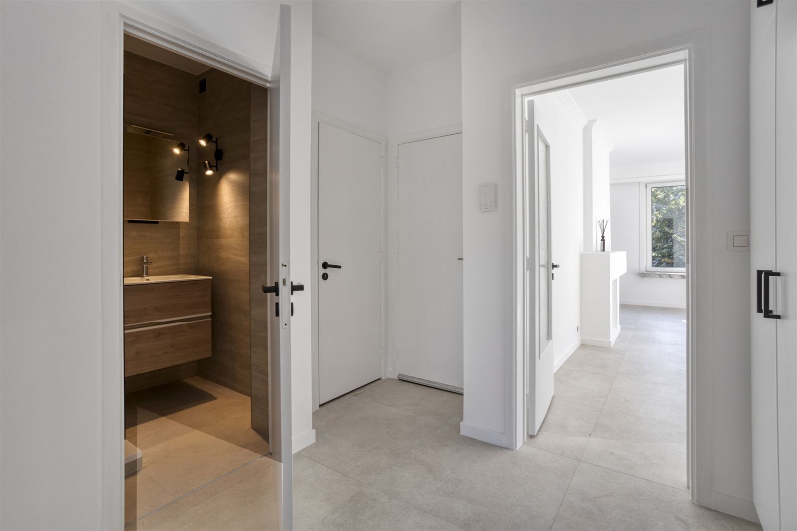 Buizegem: pas gerenoveerd 3 slpk appartement foto 6