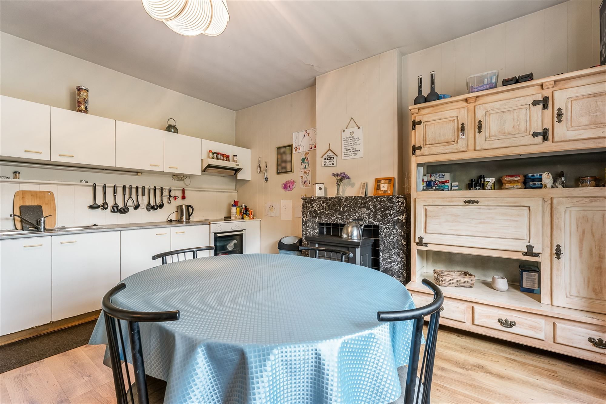 UNIEKE TE RENOVEREN KARAKTERVOLLE LANGGEVELHOEVE MET 2 HUISNUMMERS UITERST RUSTIG GELEGEN TE OOSTHAM foto 9