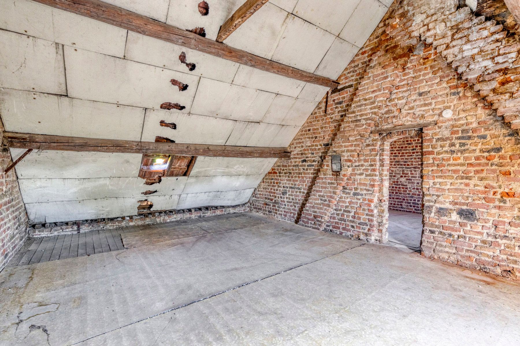 OPTIE Ruime woning met 5 slaapkamers en grote tuin foto 17