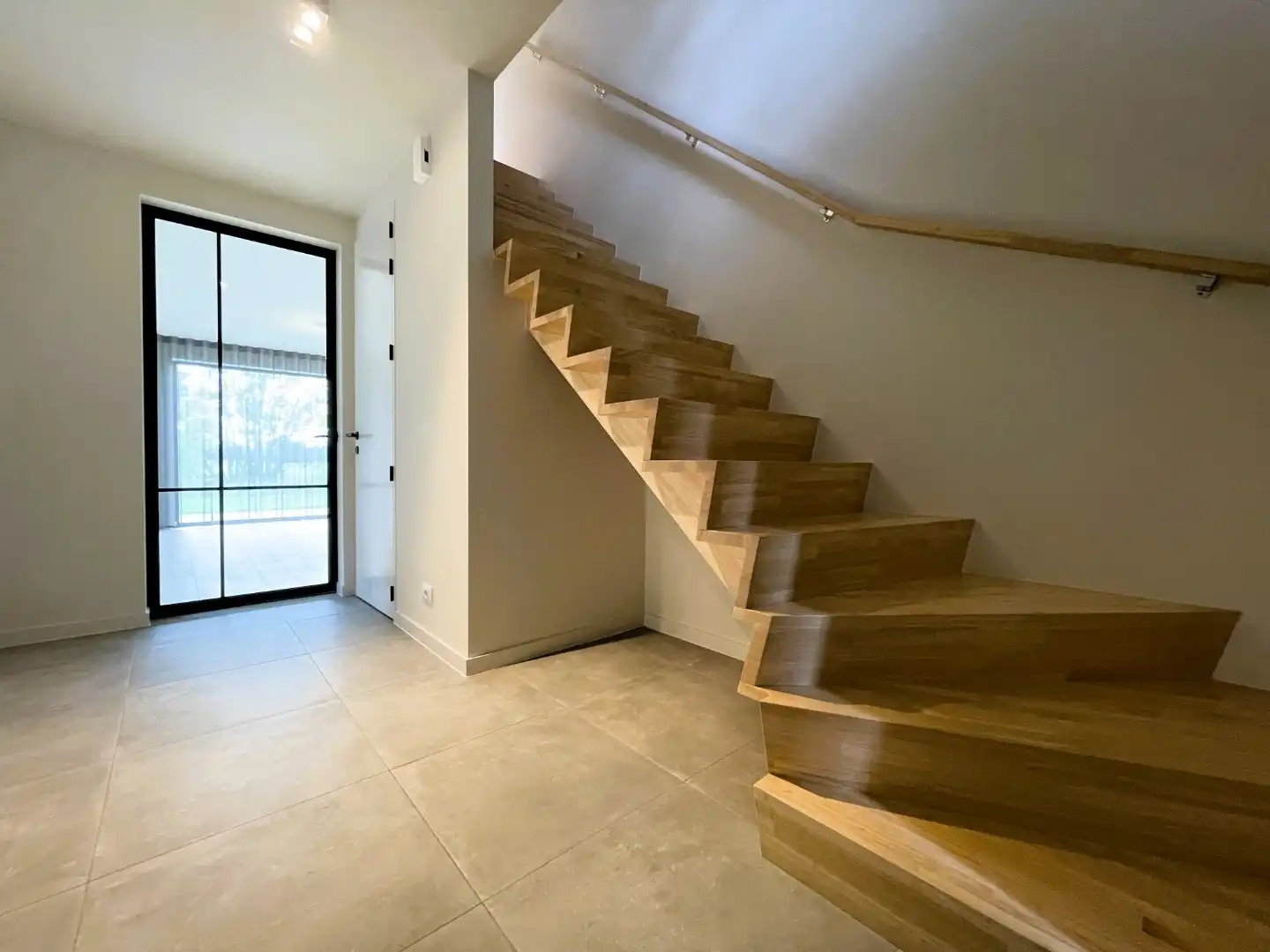 Energiezuinige, nieuwbouw villa te huur te Roeselare foto 2
