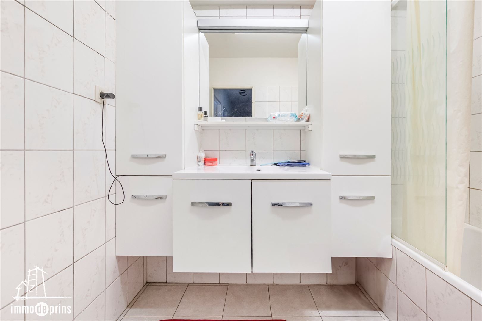 Goed onderhouden verhuurd appartement  met 2 slaapkamers foto 14