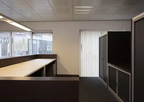 Centraal gelegen gelijkvloerse kantoorruimte te Aalst foto 2