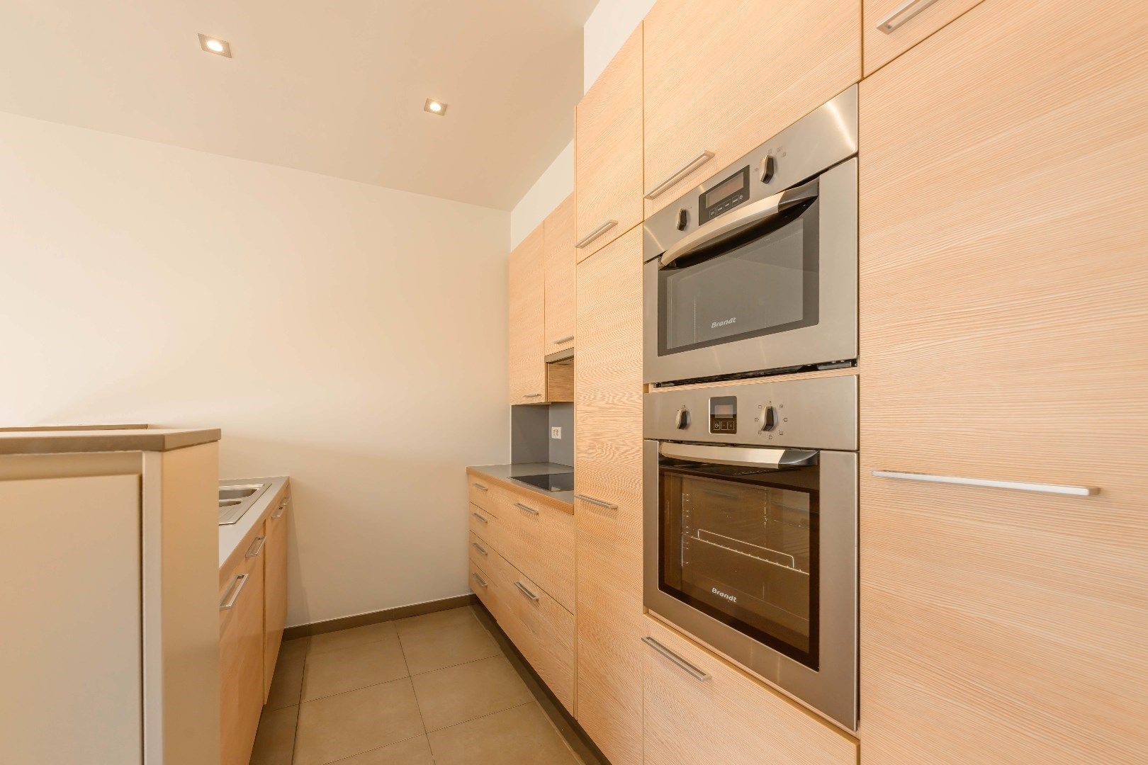 INSTAPKLAAR APPARTEMENT MET 2 SLPKS IN HARTJE TIELT  foto 3