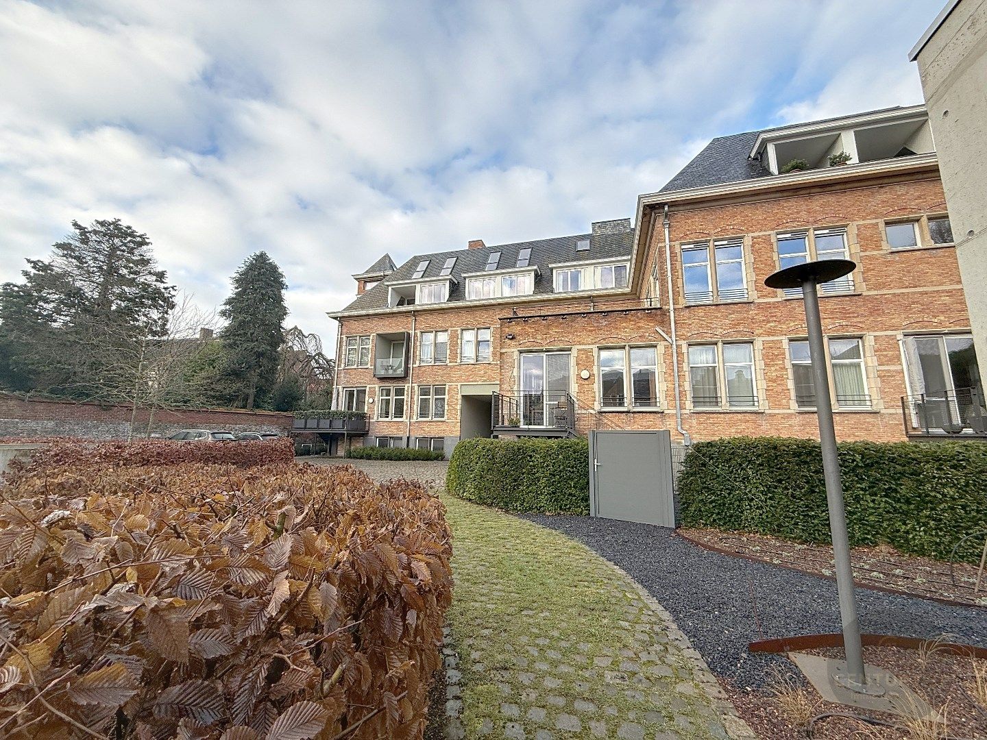 SUBLIEM nieuw 2 slaapkamer app met TERRAS! foto 16