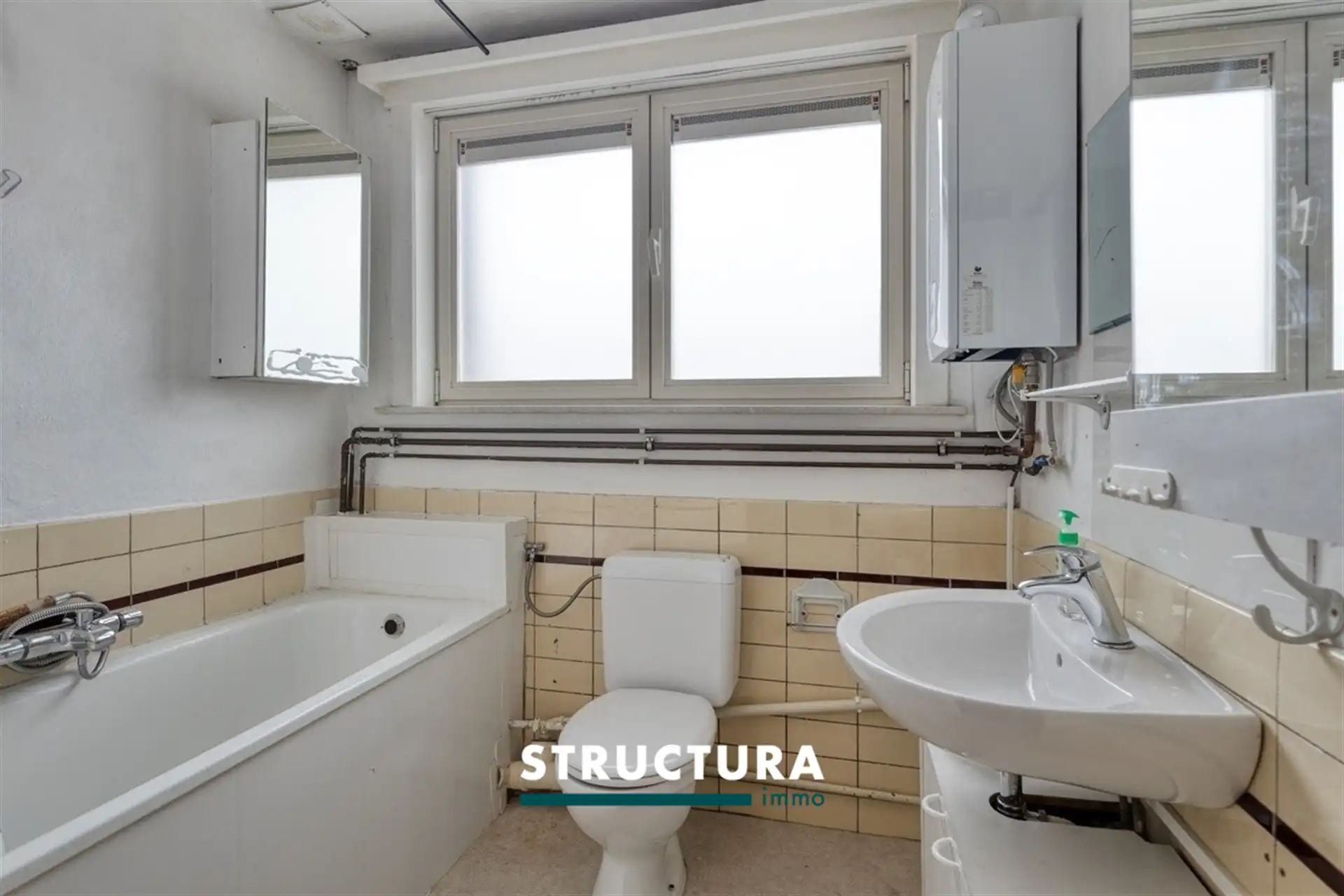 Ruime woning met tuin foto 14