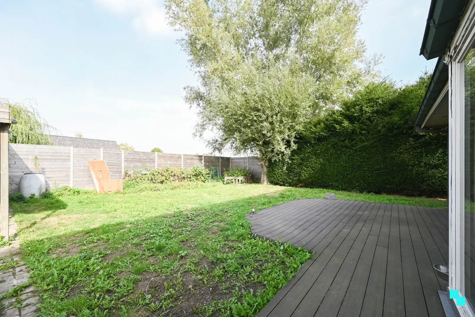 Alleenstaande, te renoveren villa in residentiële buurt foto 38