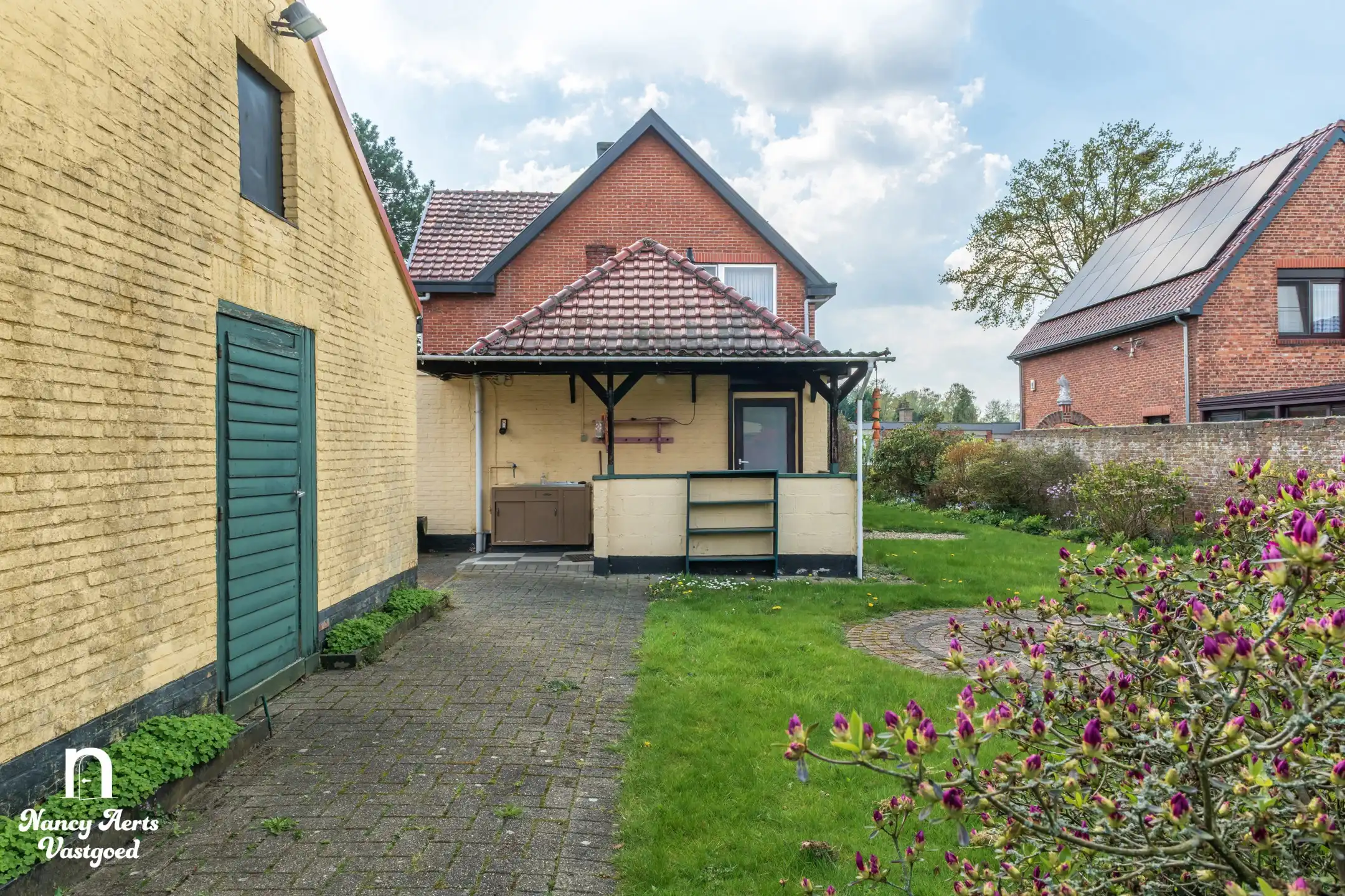 Charmante gezinswoning met mogelijkheden op royaal perceel foto 25