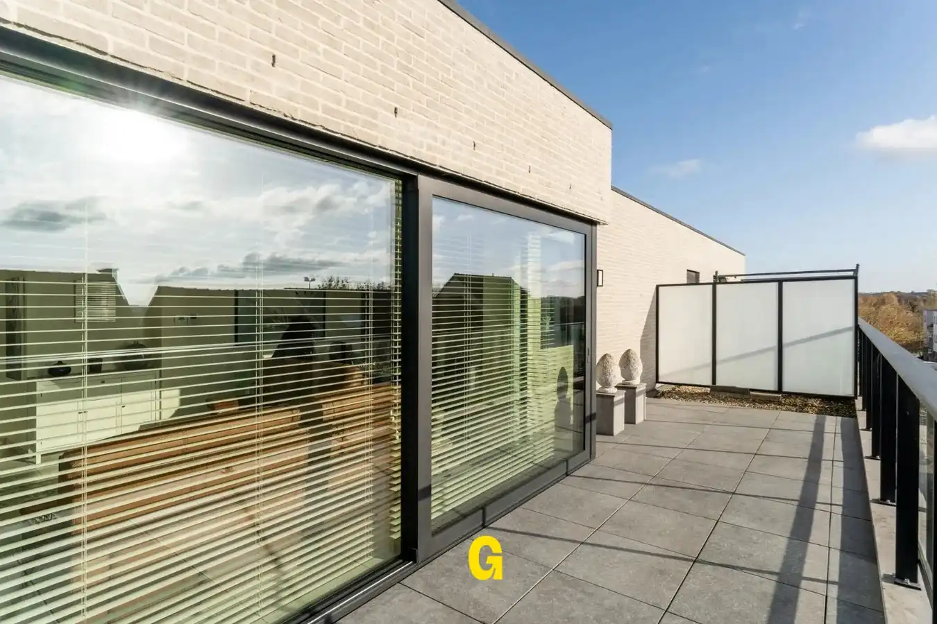 Knap hedendaags dakkappartement met ruime terrassen vlak bij het centrum foto 4