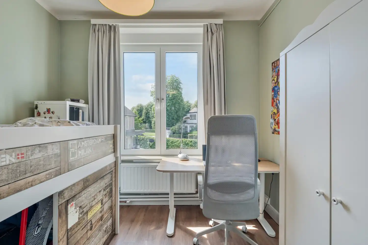Karaktervolle gezinswoning met 4 slaapkamers in de gegeerde Matadiwijk foto 12