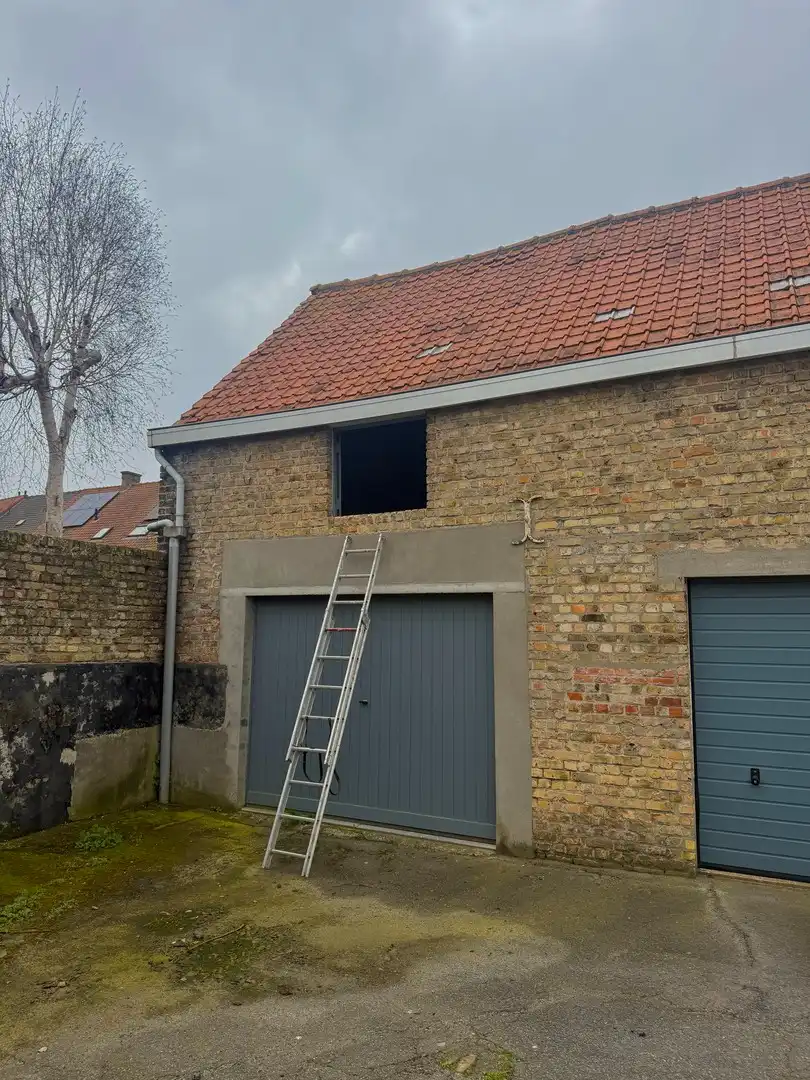 Garage met extra zolderruimte te koop te Nieuwpoort-stad foto 3