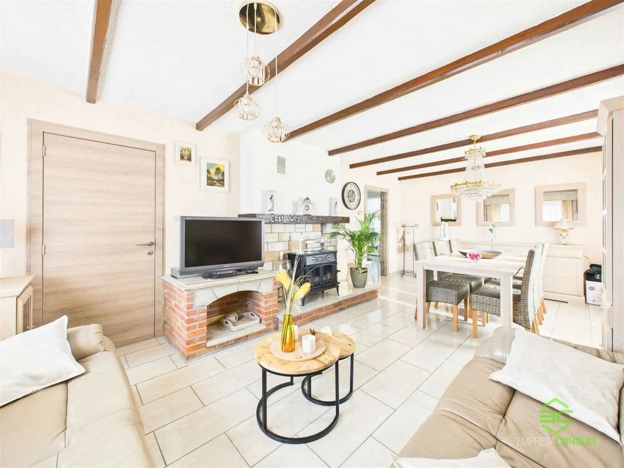 Gezinswoning met 3 slpk op 10a68ca in het centrum! foto 4