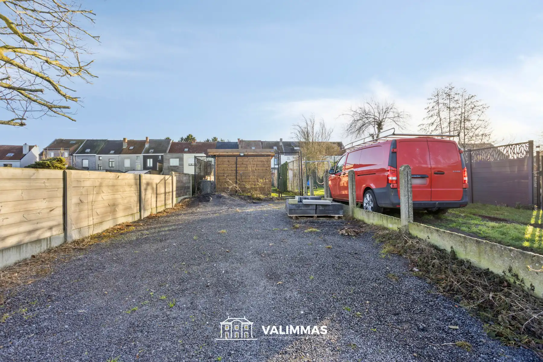 Totaal gerenoveerde woning met parking en mooie tuin... foto 14