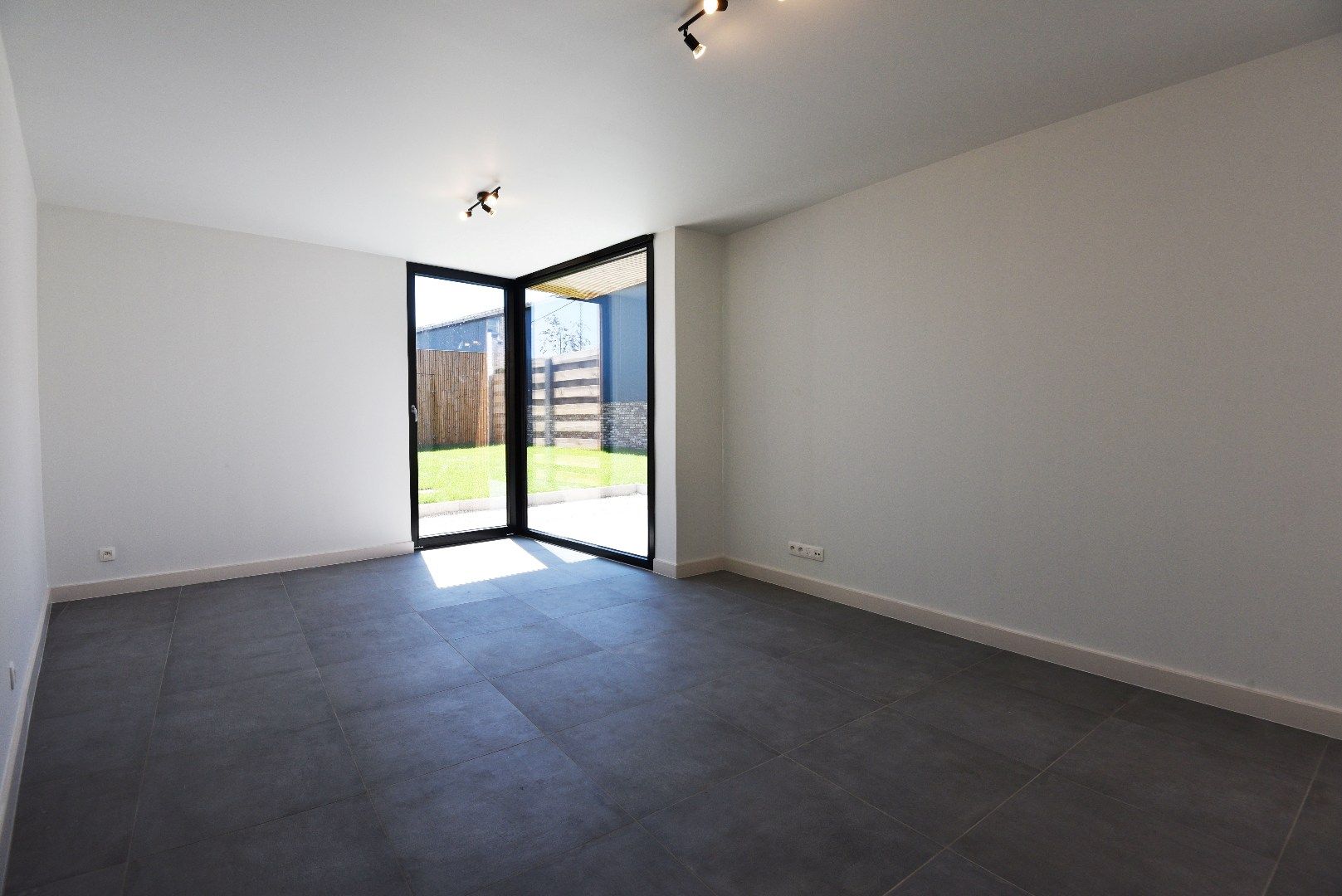 Gerenoveerde woning met 3 slaapkamers en tuin foto 7