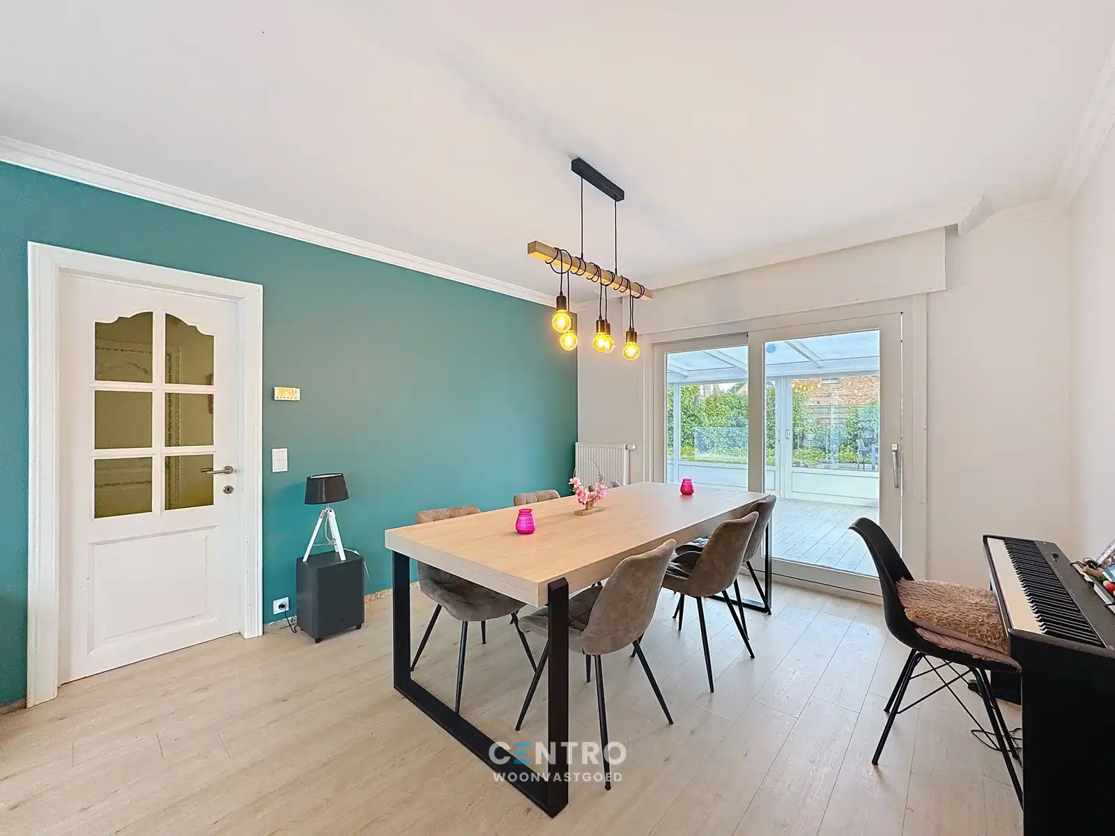 Villa met 5 slpks, veranda én carport te Roeselare! foto 5