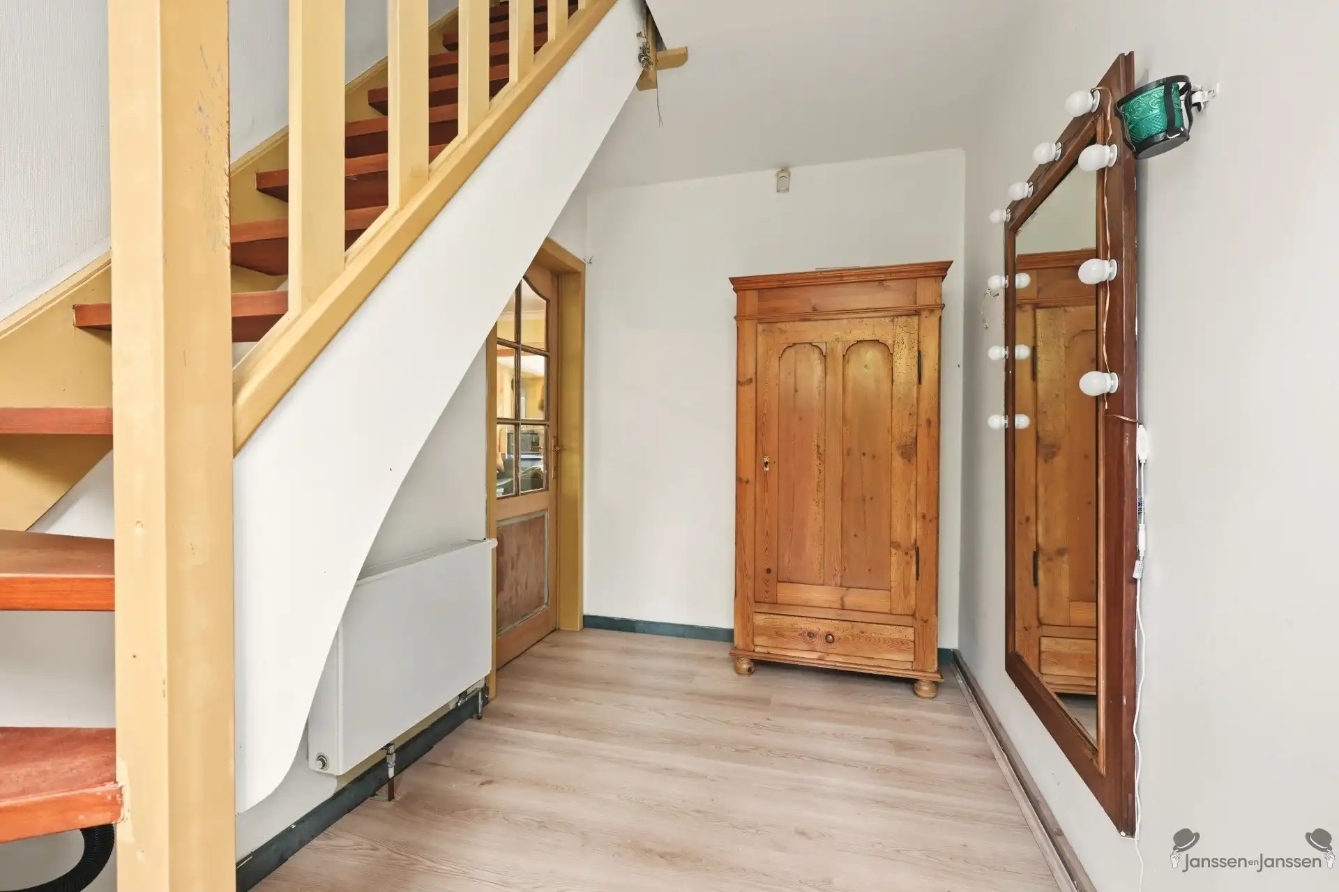 Vrijstaande woning in prachtige groene omgeving op perceel van 955m² foto 16