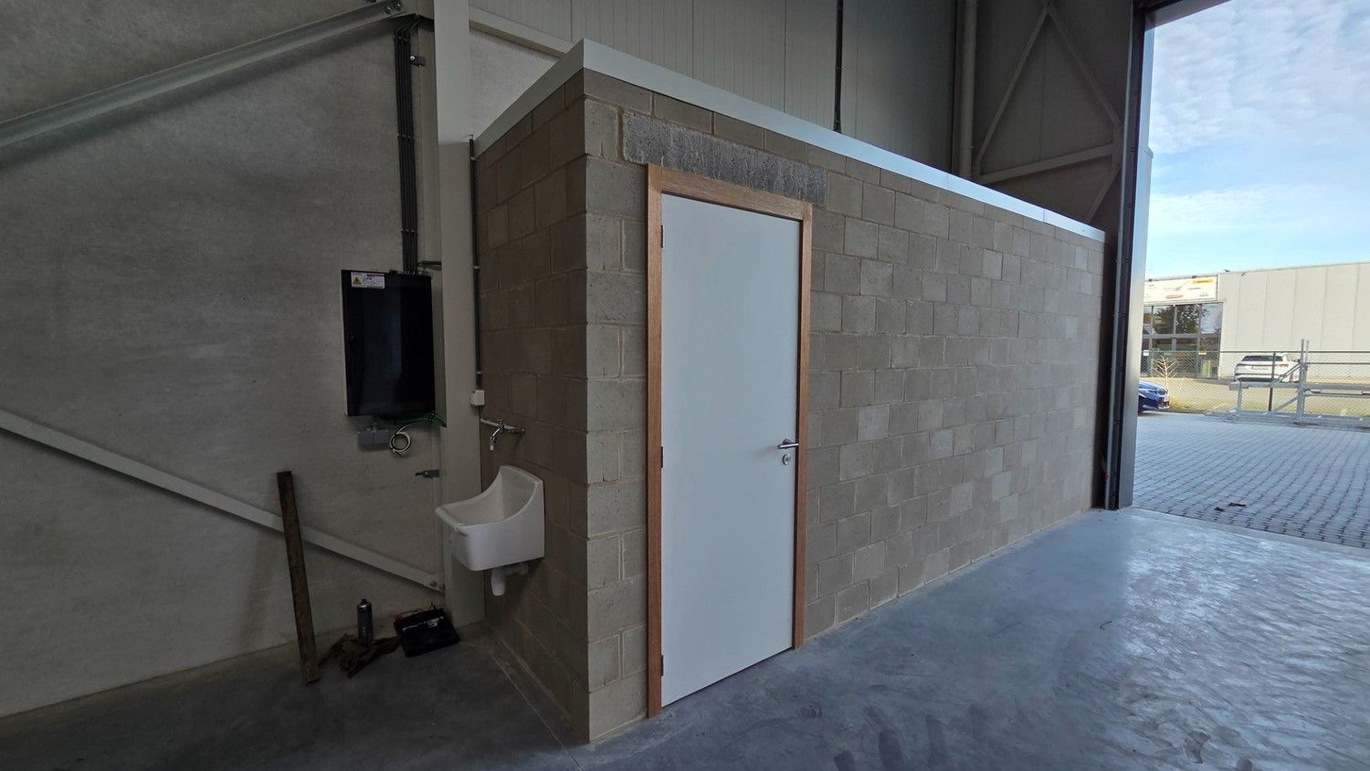 Moderne nieuwbouw bedrijfshal (320m²) te BREE foto 9