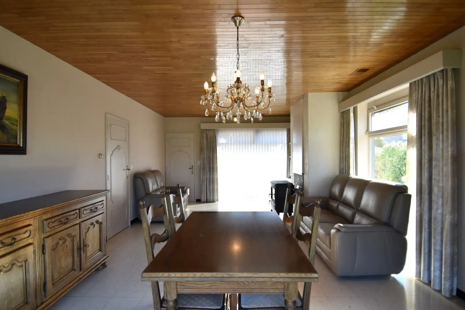 Gelijkvloerse woning met 3 slaapkamers en 2 garages te koop op een perceel van 1087 m² in Wevelgem foto 6