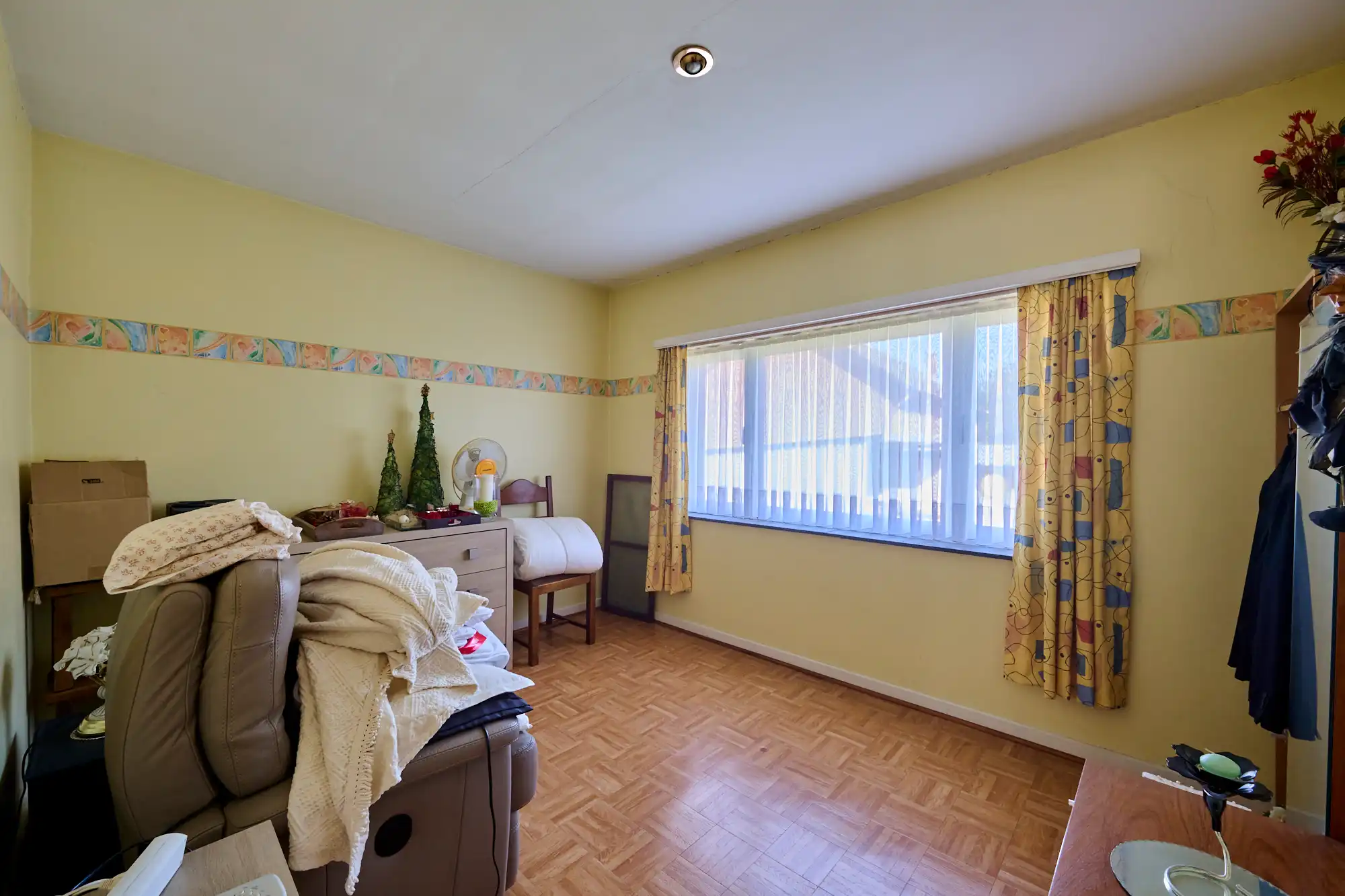 Rustig gelegen te renoveren woning op perceel van 10a50ca foto 13