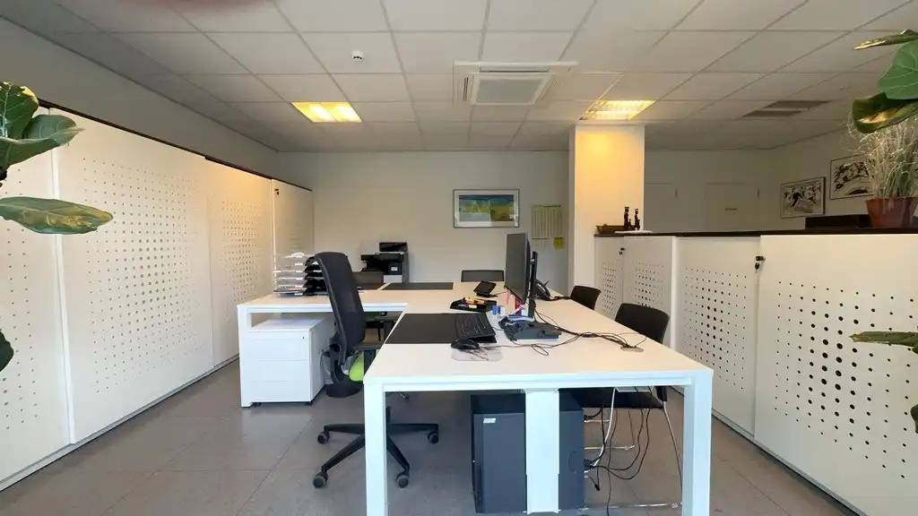 Gelijkvloers kantoor te huur op zichtlocatie langs N9 in Melle foto 10