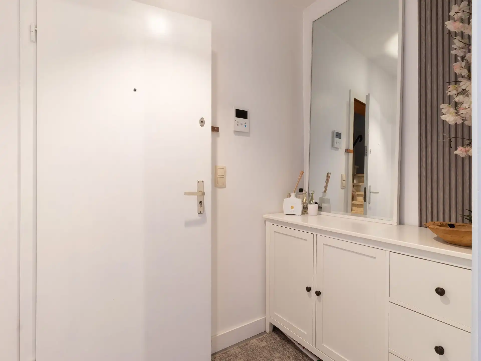 Instapklaar appartement met twee terrassen in Merksem foto 2