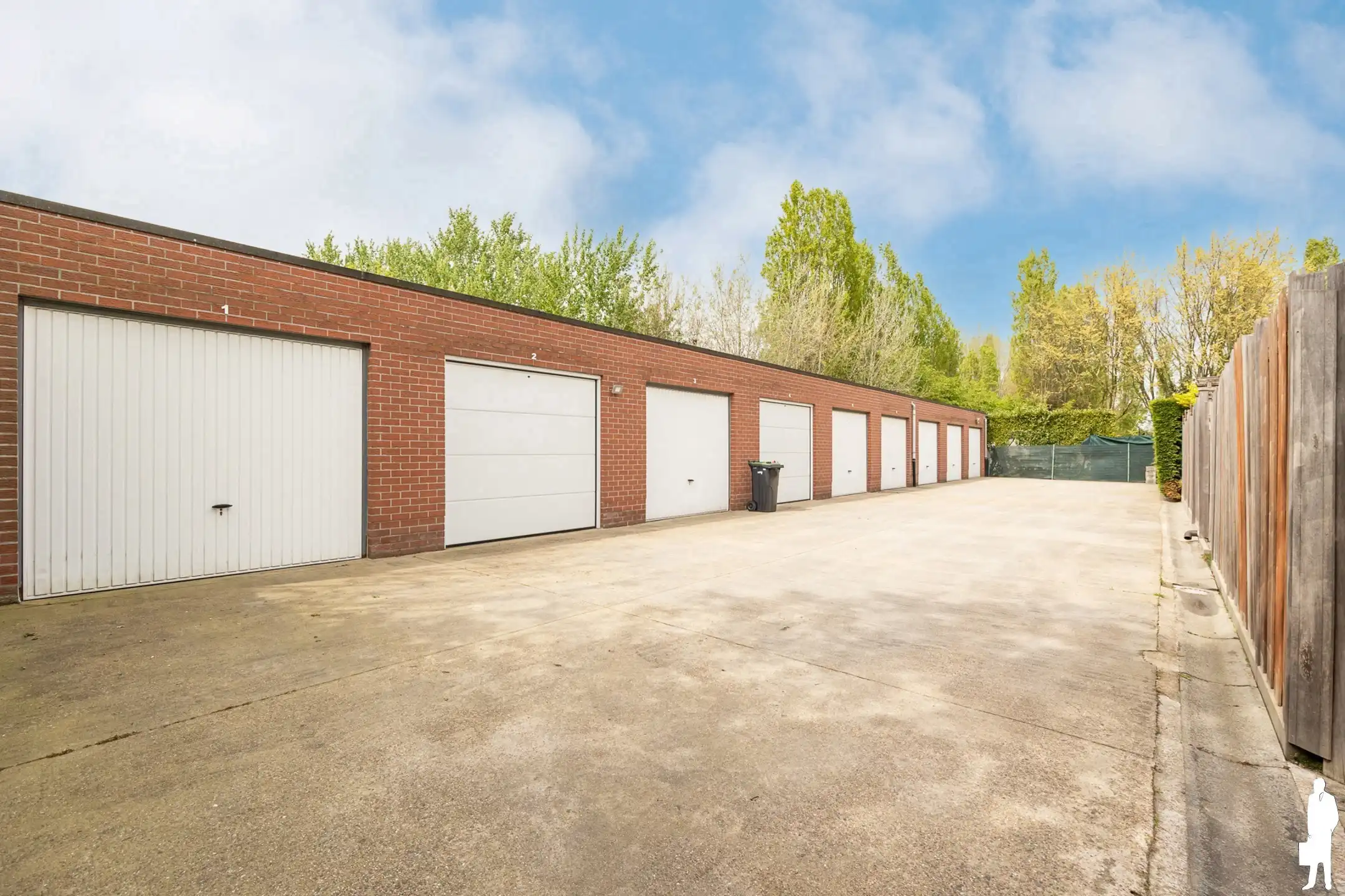 Ruim appartement met terras & garage te Burcht  foto 10