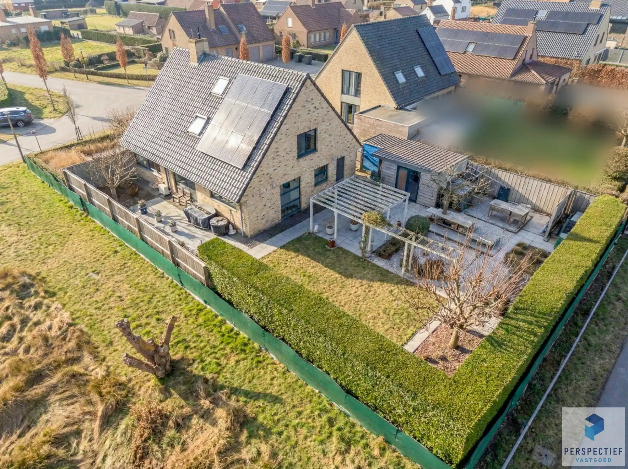 Centraal gelegen villa  met mooie tuin op 734 m² foto 22
