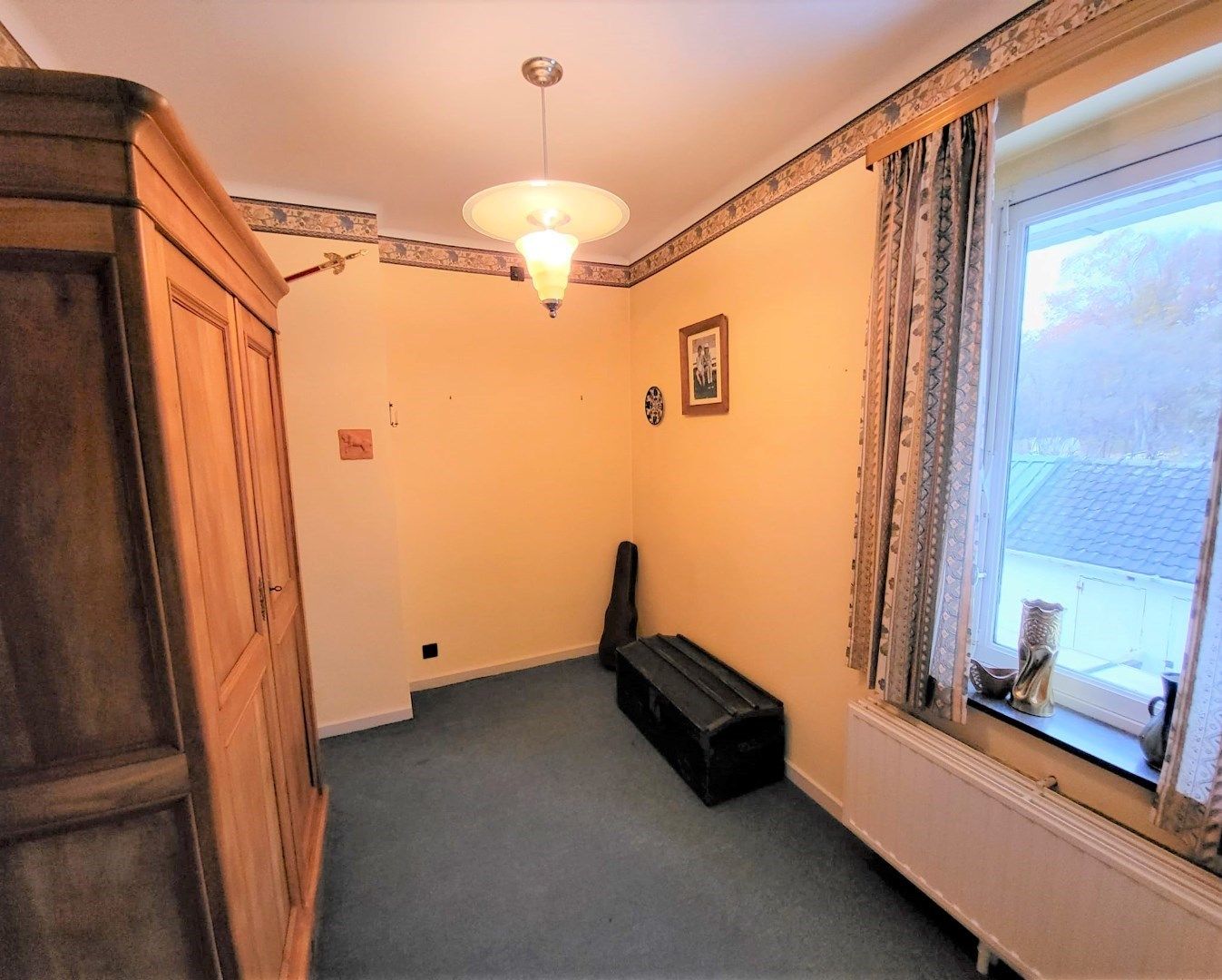 Halfopen bebouwing met garage en schitterende tuin. foto 13