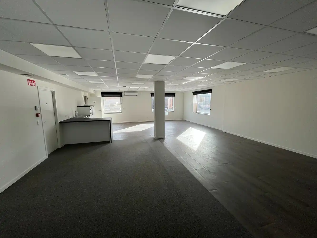 230m² kantoren foto 8