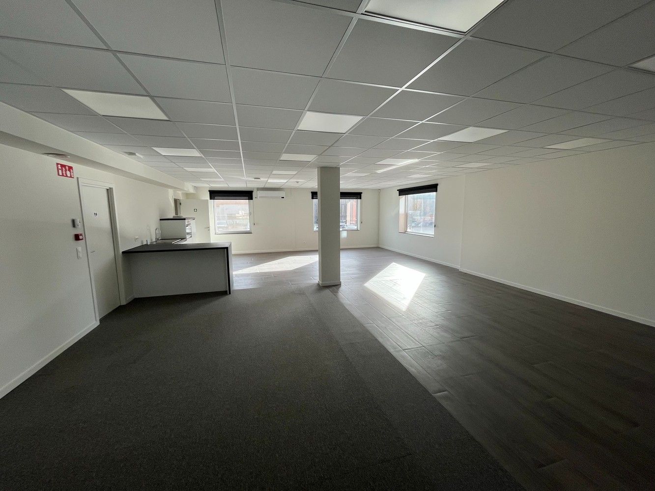 230m² kantoren foto 8