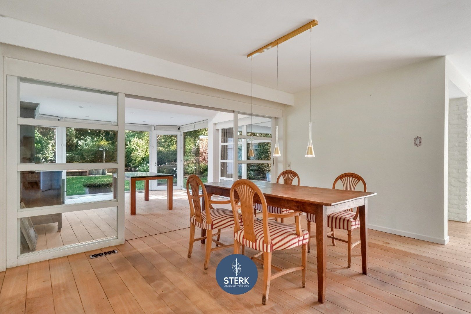 VERRASSEND RUIME GEZINSWONING MET EEN PRACHTIGE TUIN TE BOORSEM !  foto 2