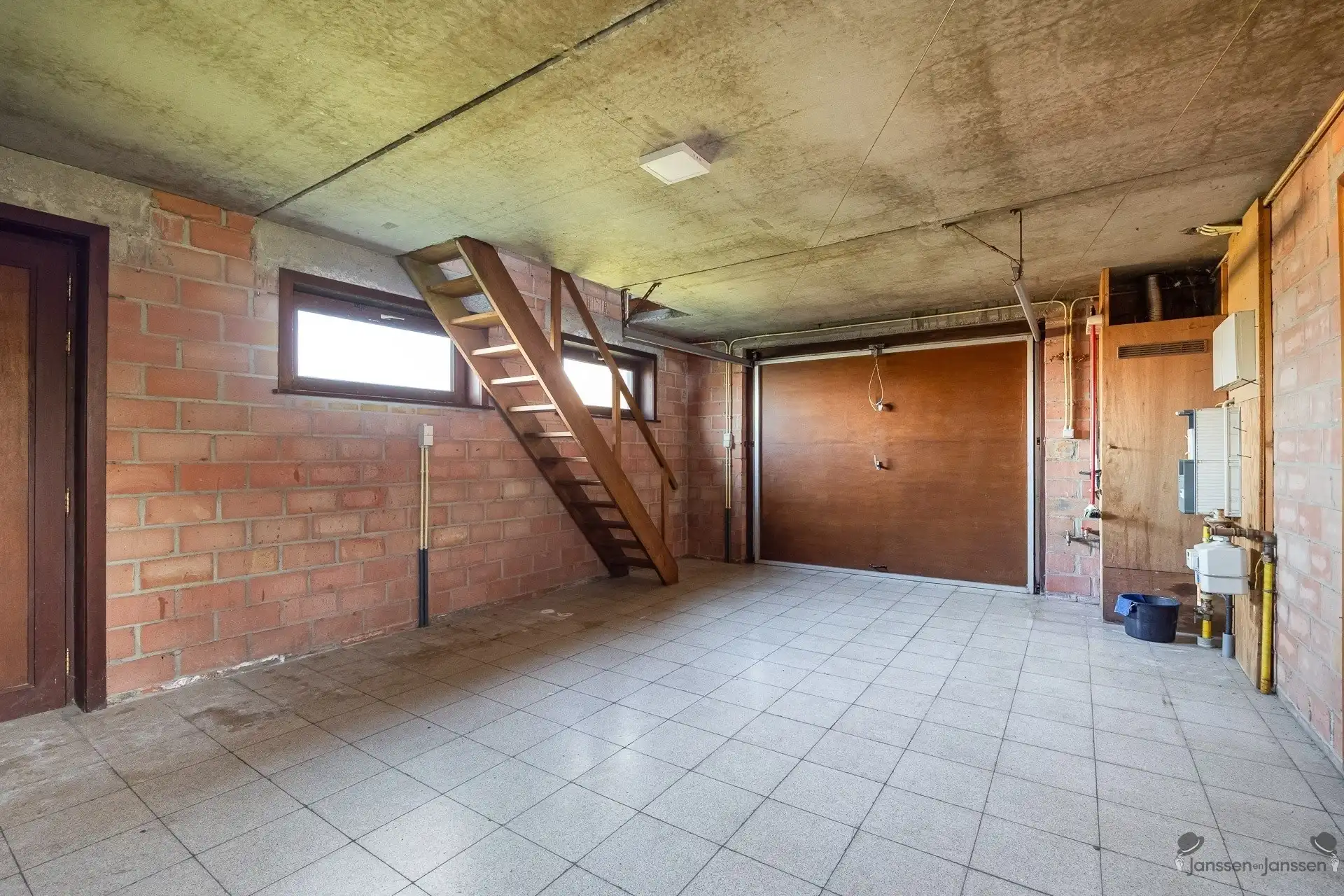 Rustig gelegen villa met uitgestrekte tuin foto 13