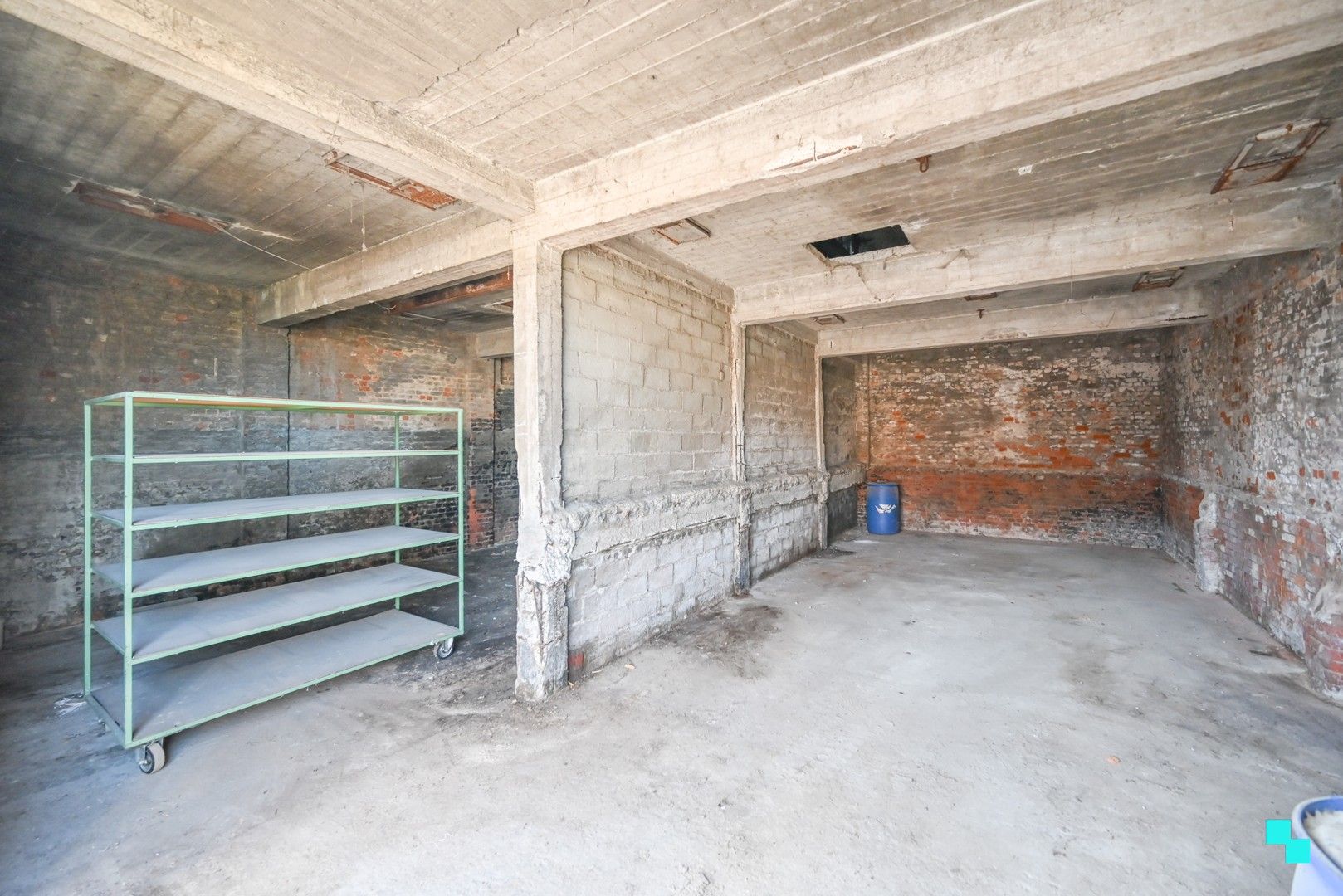 Halfopen woning met loods/opslagplaats nabij het centrum van Wielsbeke foto 17