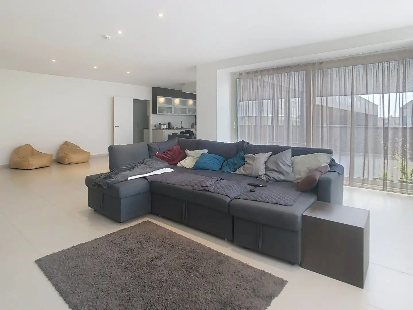 Prachtig afgewerkt en zeer ruim appartement in Roeselare foto 4